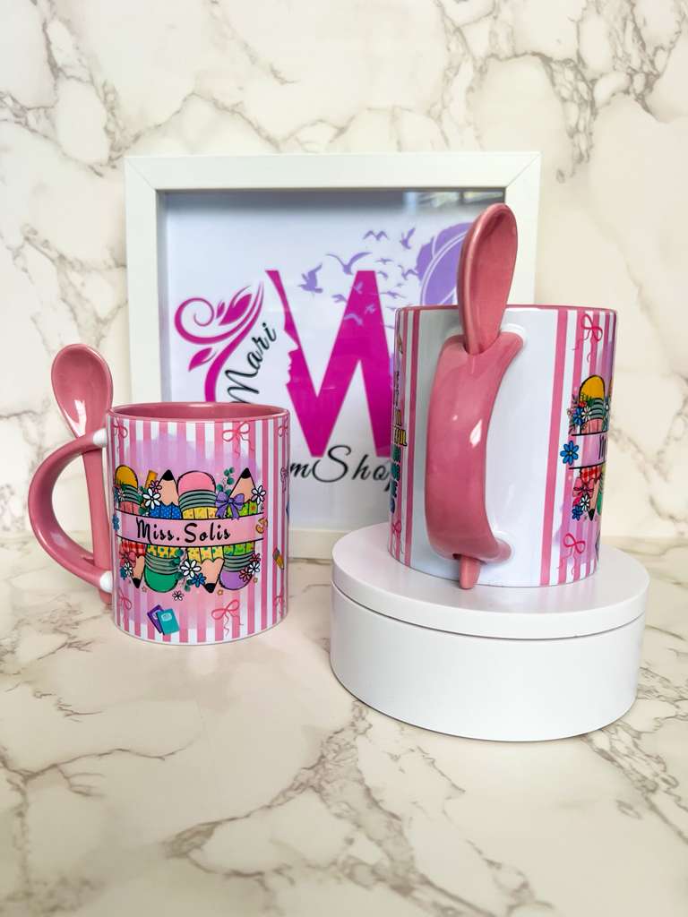 Taza para Maestros 11oz con Cuchara Rosada | Regalo Especial para Profesores Elegante