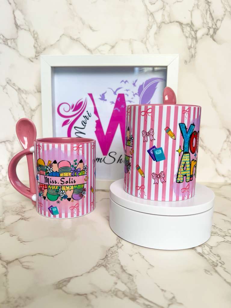 Taza para Maestros 11oz con Cuchara Rosada | Regalo Especial para Profesores Elegante