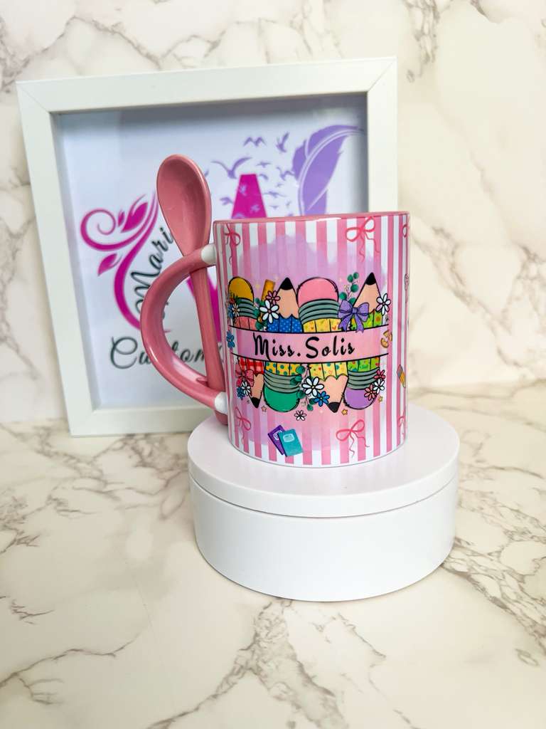 Taza para Maestros 11oz con Cuchara Rosada | Regalo Especial para Profesores Elegante
